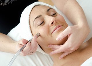 Consult the Best Dermatologist in Lahore For Your Skin Problems